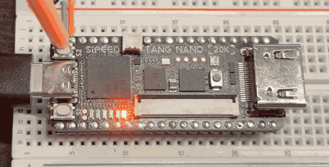Tang Nano 20K の LED がボタンで光りかたを変える